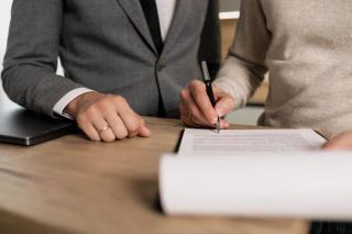 Résiliation d'un contrat de franchise : motifs et procédure